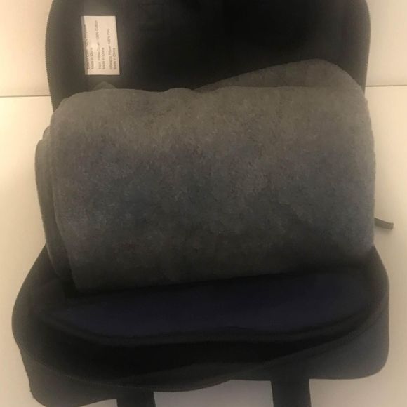 Eddie Bauer travel kit includes case blanket and eye mask for airplane use - Picture 5 of 7